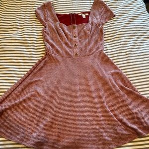 Never worn but no tags on. Cute retro skater dress.